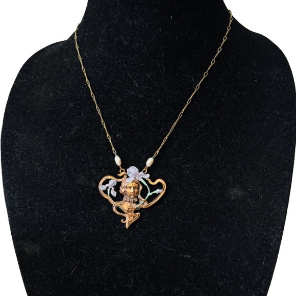 Vintage PIDIDDLY LINKS Art
Nouveau Style Woman Iris Flowers
Pendant Necklace 18" - Picture 2 of 11